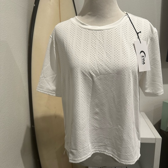 NWT Zyia White Vertical Chill Workout Tee - Picture 2 of 6